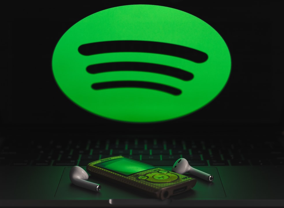 Музыкальный сервис Spotify объявил о запуске в России