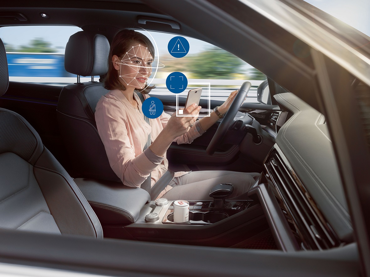 Средство спасения на базе видеокамеры: Bosch наделяет автомобиль способностью контролировать состояние водителя